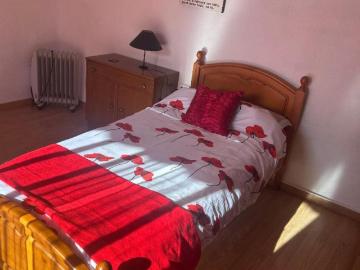 Comfortable single bedroom with balcony well connected to the city center of Alicante