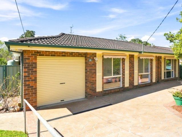 Comfortable single level home on approx. 582sqm close to beaches, shops and everyday convenience