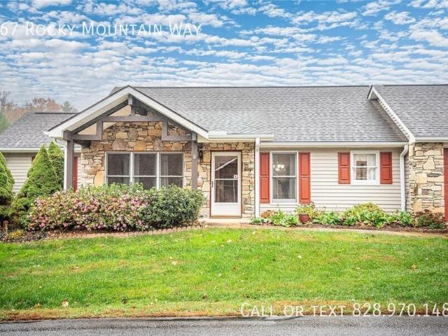 Comfortable Single Level Living in Hills at Avery’s Creek
