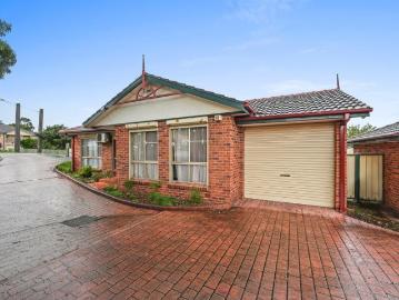 Comfortable Single Level Villa with Generous Outdoor Living