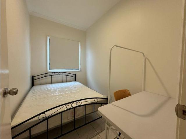 Comfortable Single Room for Rent in the Heart of Campsie