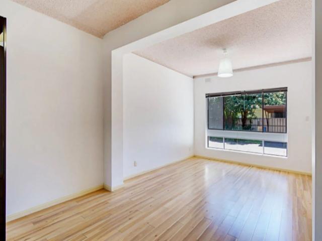 Comfortable, Stylish & Superbly Located – Your Ideal South Plympton Home!