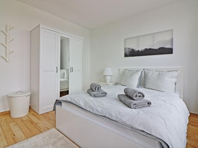 Comfortably furnished 4 room attic apartment with balcony suitable as a business WG, Berlin Amsterdam Apartments for Rent