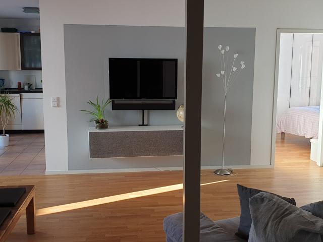 Comfortably living at Westhafen in the Gutleut quarter river promenade directly in front of the front door
