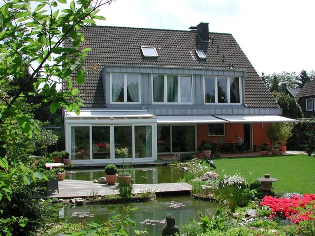 Comfy 80 sqm Penthouse Apartment in the popular suburb Angermund north of Düsseldorf, close to fair, Dusseldorf Amsterdam Apartments for Rent