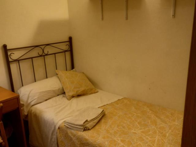 Comfy twin bedroom near the Sants Estació metro