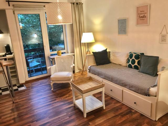 Comfy, central apartment, Dusseldorf Amsterdam Apartments for Rent
