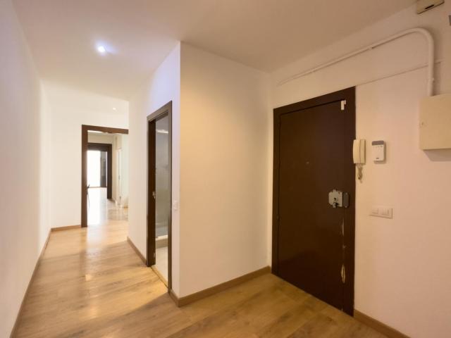 Comfy double bedroom in trendy El Raval