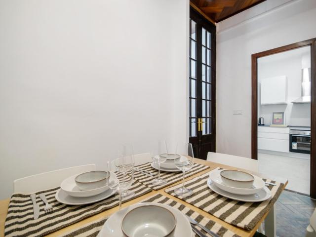 Comfy double bedroom in Dreta de l'Eixample