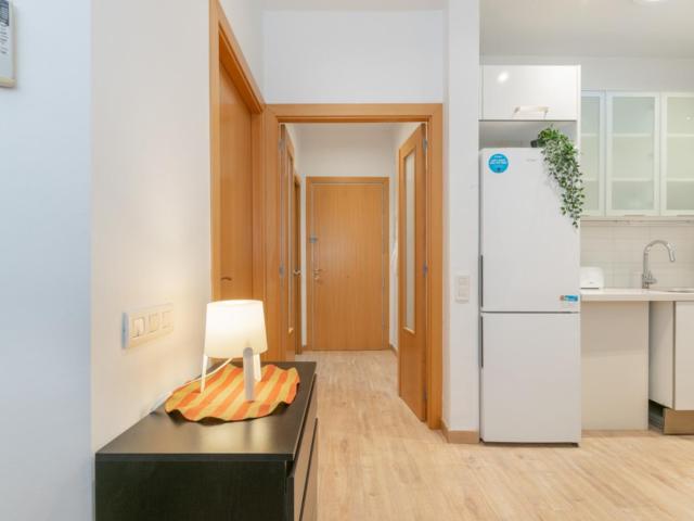 Comfy double bedroom near Parc del Turó