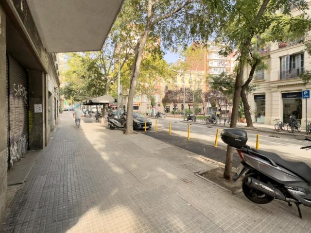 Comfy double ensuite bedroom very close to Plaça d'Espanya