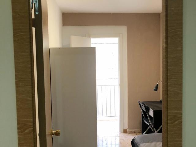 Comfy single bedroom with a balcony, near the Navas metro