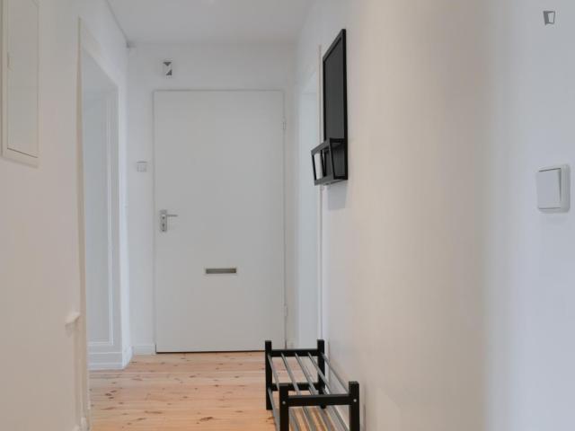 Comfy single bedroom in 4 bedroom apartment in Kreuzberg
