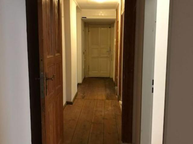Comfy single bedroom in 3 bedroom apartment