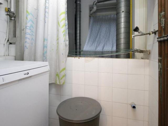 Comfy single bedroom in a 5 bedroom flat, near the Sants train station