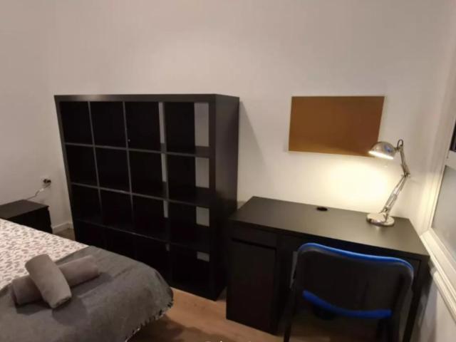 Comfy single bedroom in Sant Gervasi Galvany