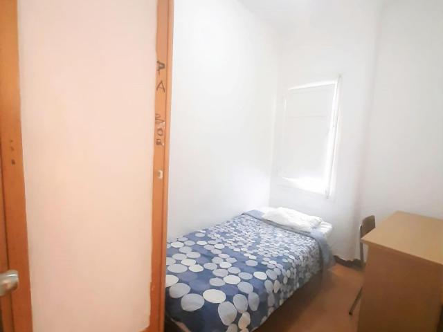 Comfy single bedroom next to Camp Nou