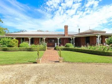 4 Bedroom Brick Home on 114 acres