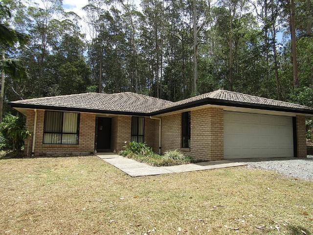 4 Bed, 2 Bath Low Set Home in Lake MacDonald