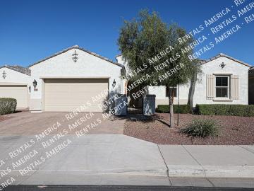 Single Level 4 Bed /Den w/ 3 full baths