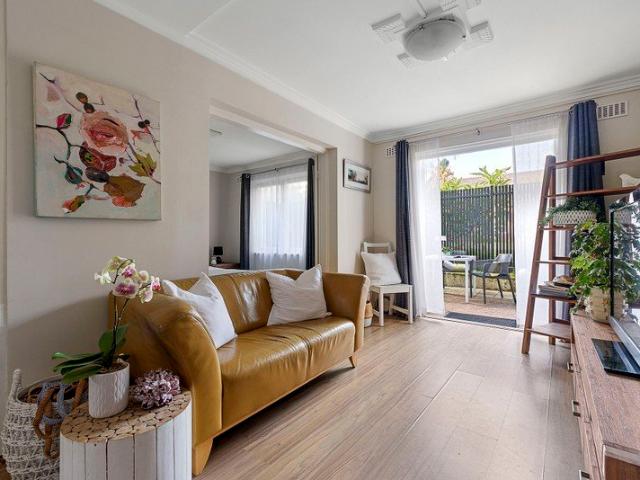 A GARDEN APARTMENT IN A RIVERSIDE SETTING, WITH LIFESTYLE & CONVENIENCE AT YOUR DOORSTEP