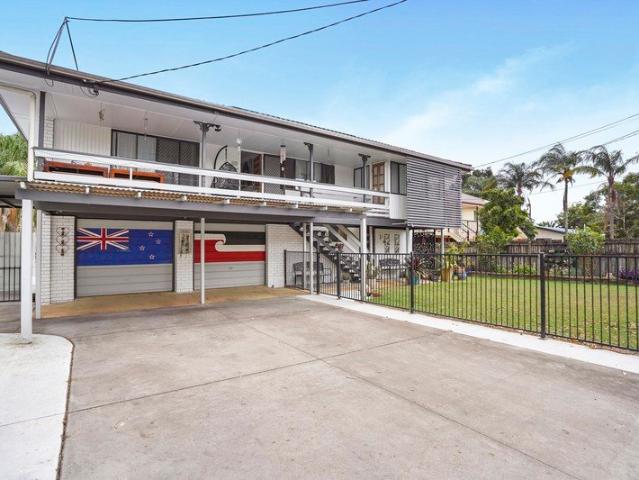 OWNER RELOCATING OVERSEAS MUST BE SOLD!