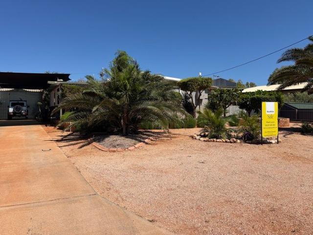 Tropical Retreat with Room for the Boat, the Van and Everything Else