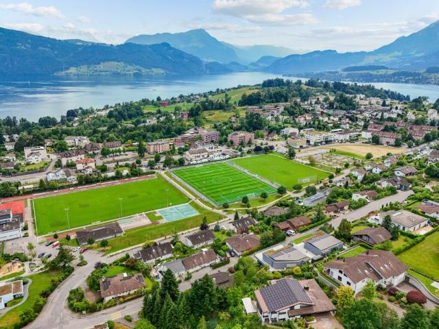 Coming Soon: Viel Raum, viele Möglichkeiten Zweifamilienhaus an begehrter Lage in Meggen