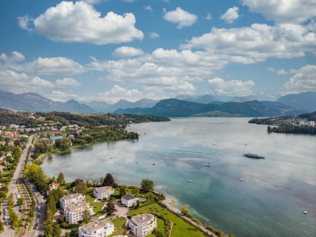 Coming Soon | Wohnen mit Weitblick 2.5 Zimmer Wohnung mit grosszügiger Seeterrasse