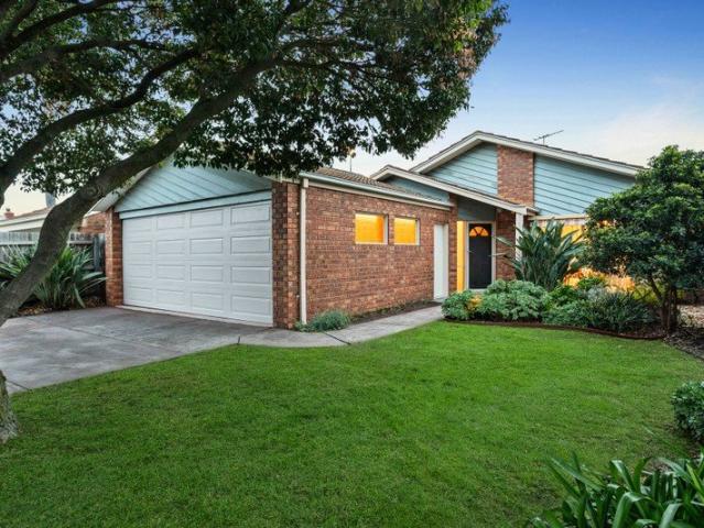 Family Living in Lifestyle Location Steps to Roy Dore Reserve