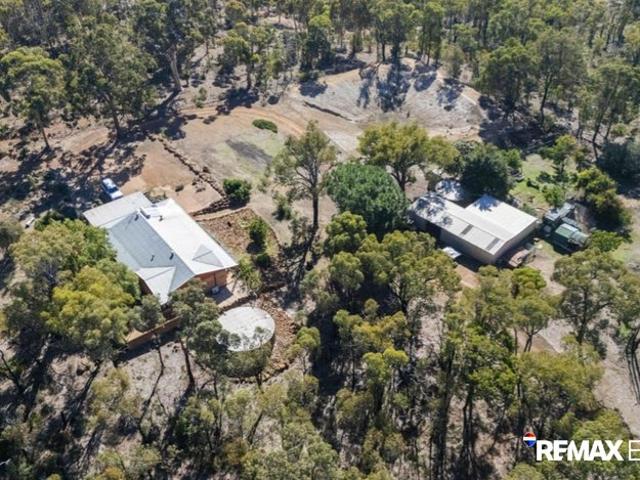 Rammed Earth Lifestyle Property on 6 Acres Gidgegannup