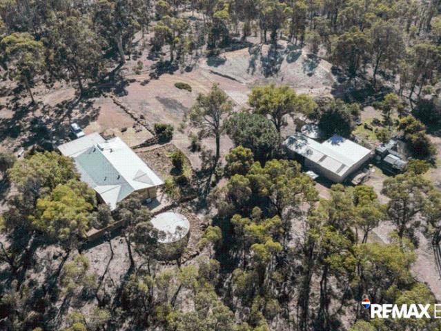 Rammed Earth Lifestyle Property on 6 Acres Gidgegannup