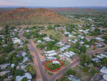 READY TO OCCUPY ON SETTLEMENT, PET FRIENDLY, FULLY FENCED, SECURE PARKING