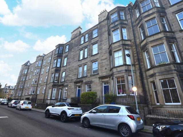 Comiston Terrace, Edinburgh, EH10 2 bed flat to rent £1,395 pcm £322 pw