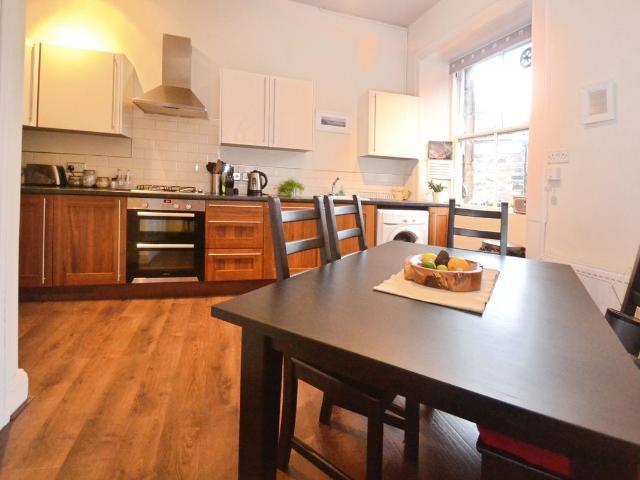 Comiston Road, Edinburgh EH10, 2 bed flat to rent, £1,250 pcm | PrimeLocation