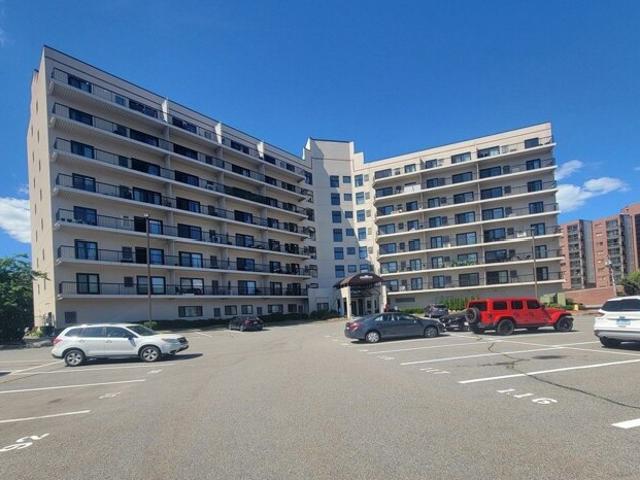 Commander Shea Blvd Apt,quincy, Condo For Sale
