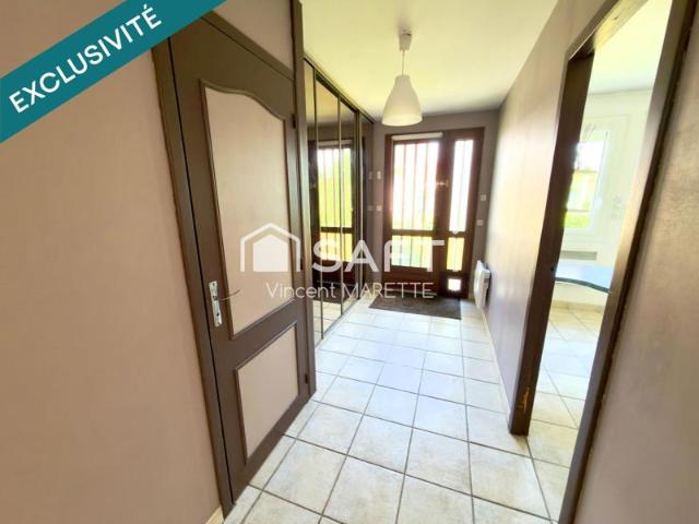 Comme une maison, avec les avantages d'un appartement, découvrer ce beau duplex à Villers sous St Leu !