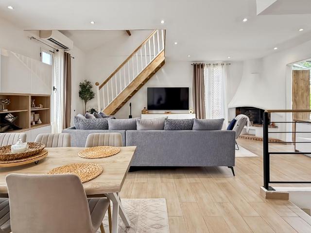 Comme une maison ! Appartement atypique avec entrée indépendante, jardin privatif et garage