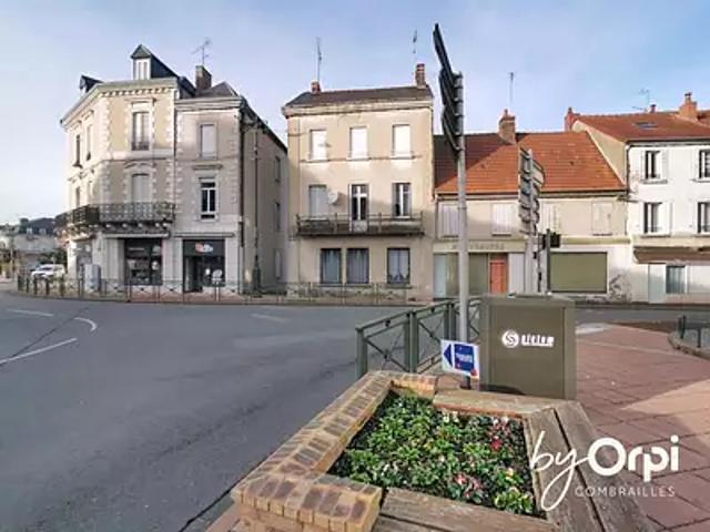 Commentry 03600 Achat / Vente appartement 3 pièces t3 cave balcon