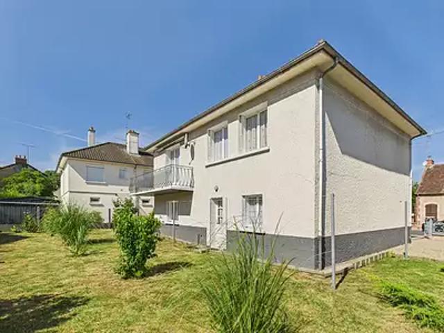 Commentry 03600 Achat / Vente maison 4 pièces t4 au dernier étage cave