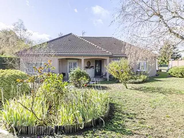 Commentry 03600 Achat / Vente maison 6 pièces t6 parking