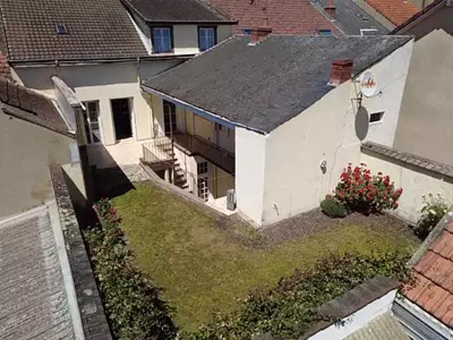 Commentry 03600 Achat / Vente maison 9 pièces t9