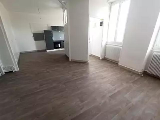 Commentry 03600 Location appartement 3 pièces t3