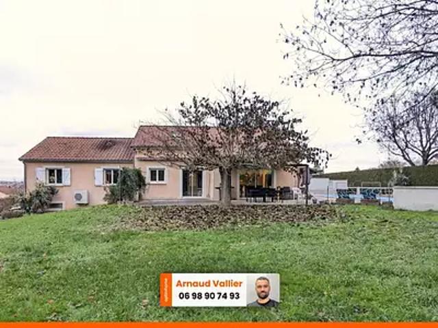 Commelle Vernay 42120 Achat / Vente maison 8 pièces t8 piscine jardin