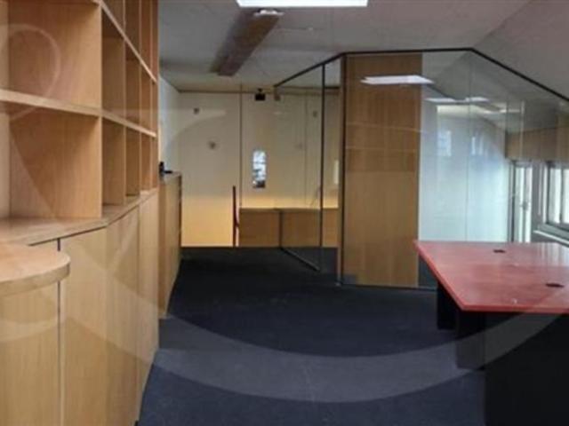 Rue Jean Jaquet 8, Local professionnel de 322 m²
