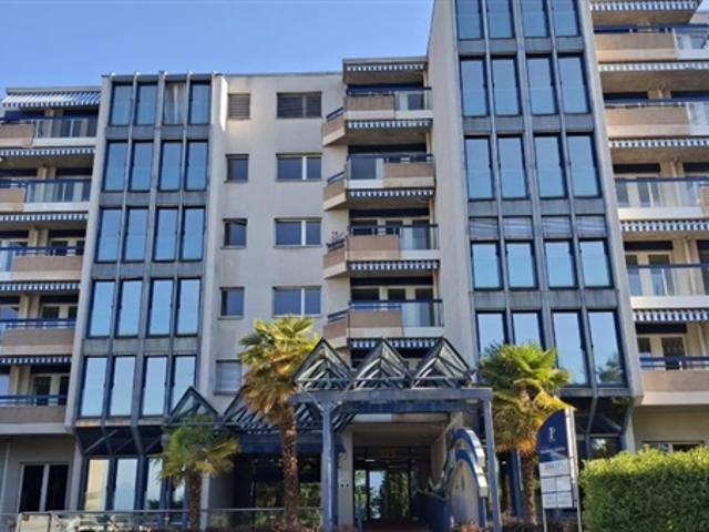 Rare à Lutry jusqu'à 500 m2 avec monte charge et quai de chargement