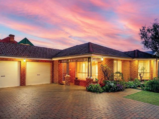 COMMERCIAL OPPORTUNITY! or A LOVELY HOME! The Gateway to the Seven Valleys! Doorstep Location on a Large 1605sqm Block! The Heart of Historic Lithgow