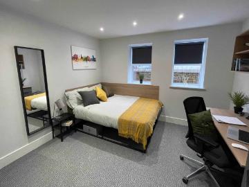 Commercial Point, Nottingham Has an Apartment