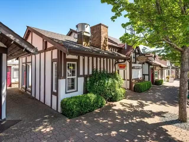 Commercial property for sale in Qualicum Beach, 14&15 221 Seco.