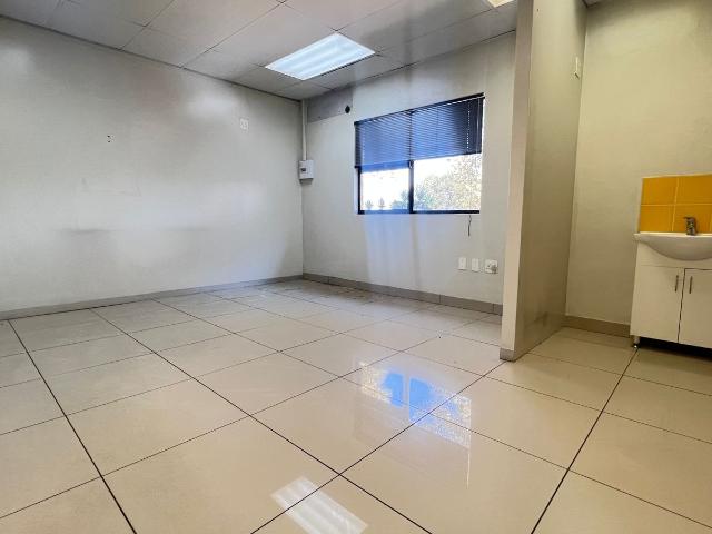 Commercial Property in Mayfair West To Rent